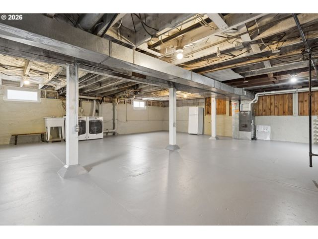 1915 Ne 46TH Ave, Portland, OR 97213