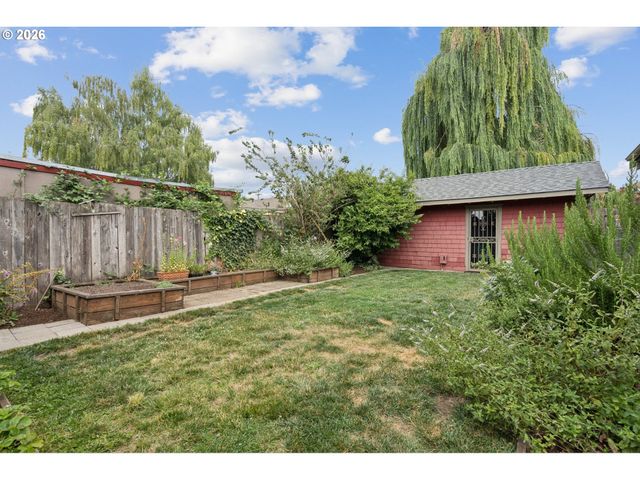1915 Ne 46TH Ave, Portland, OR 97213