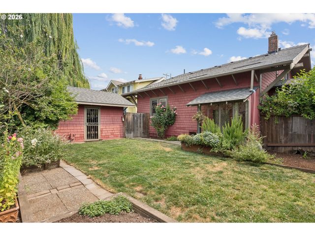 1915 Ne 46TH Ave, Portland, OR 97213