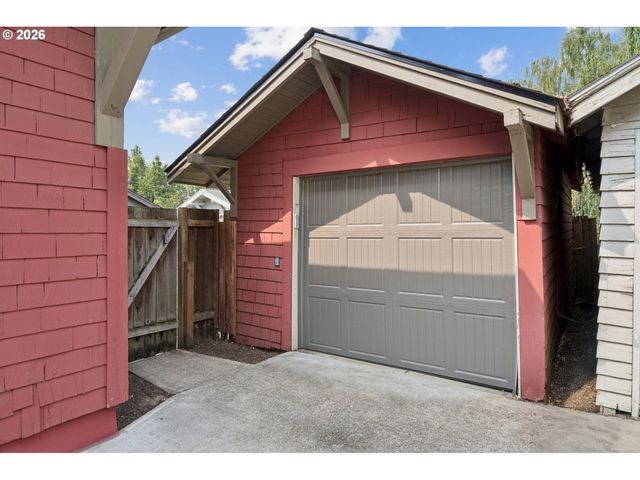 1915 Ne 46TH Ave, Portland, OR 97213