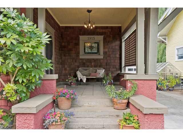 1915 Ne 46TH Ave, Portland, OR 97213