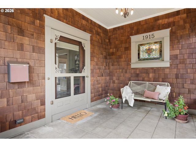 1915 Ne 46TH Ave, Portland, OR 97213