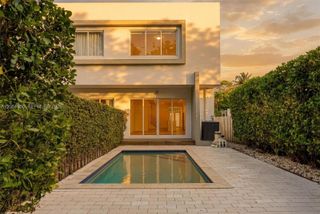 2852 SW 32nd Court 2852, Miami, FL 33133