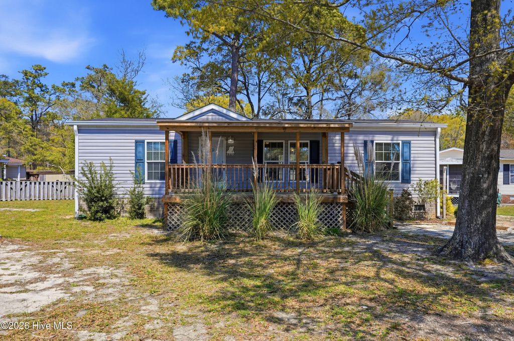 8990 Bonaparte Drive SW, Sunset Beach, NC 28468