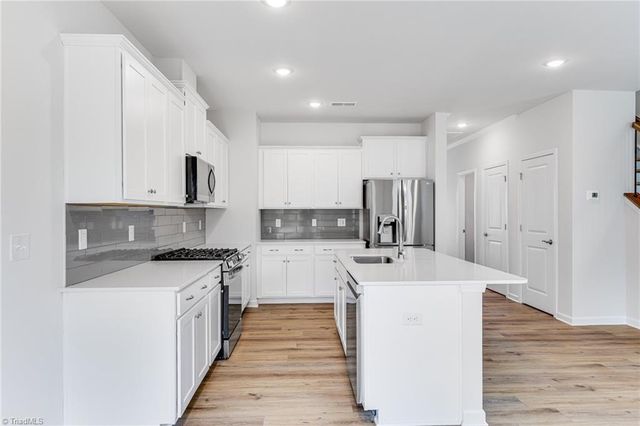 1856 Pheasant Trace Circle, Kernersville, NC 27284