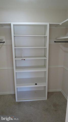 1043 W AREBA AVE, Hershey, PA 17033