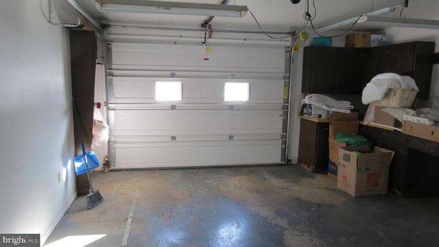 1043 W AREBA AVE, Hershey, PA 17033