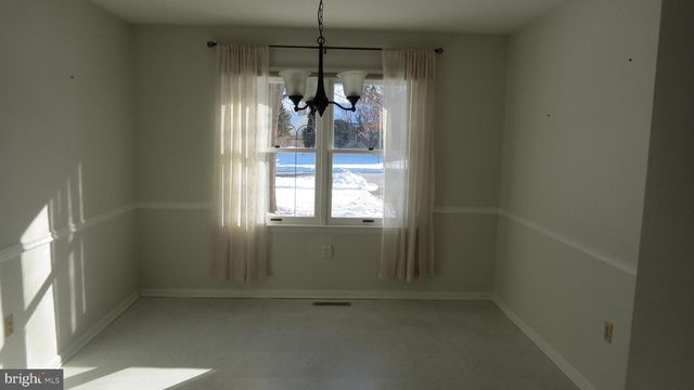 1043 W AREBA AVE, Hershey, PA 17033