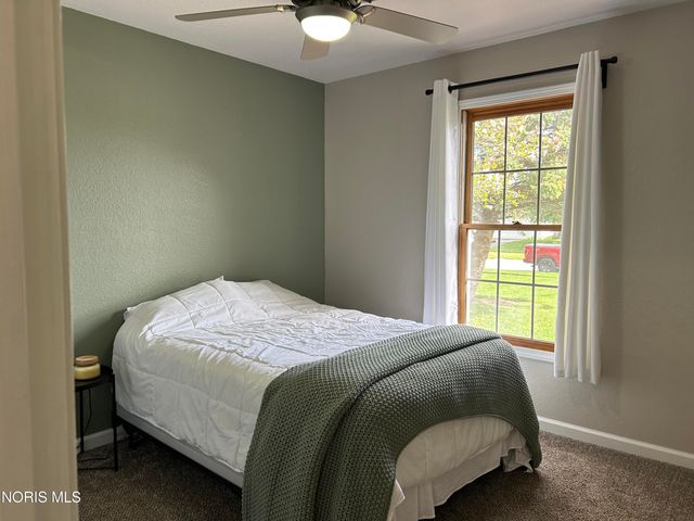 242 Mead Lane, Holland, OH 43528