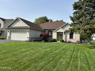 242 Mead Lane, Holland, OH 43528