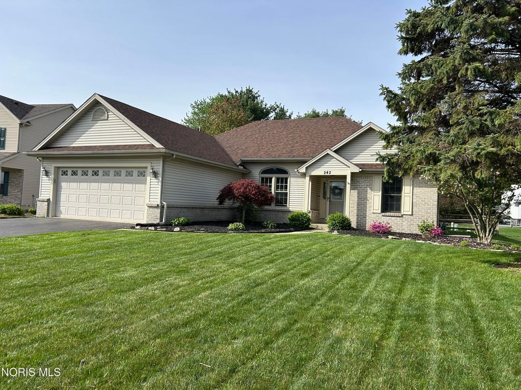 242 Mead Lane, Holland, OH 43528