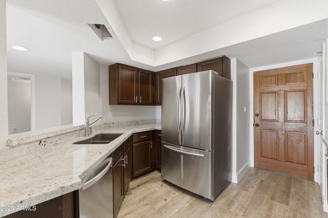 7755 E THOMAS Road 11, Scottsdale, AZ 85251