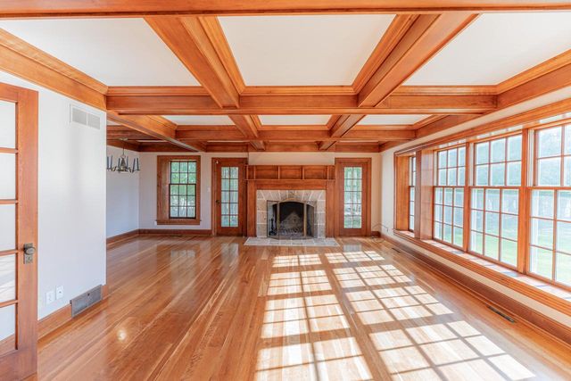 3582 Norport DRIVE, Port Washington, WI 53074