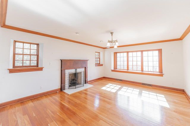 3582 Norport DRIVE, Port Washington, WI 53074