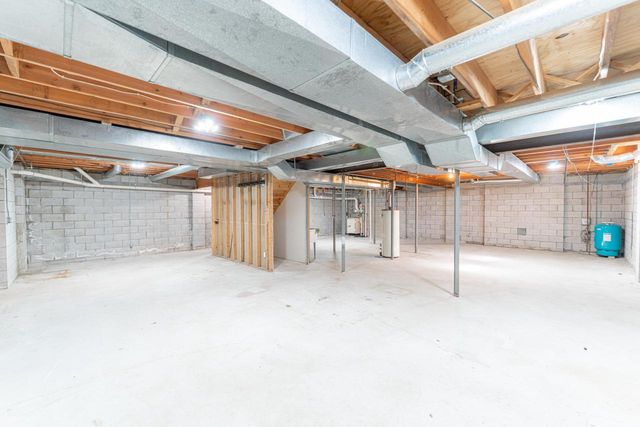 3582 Norport DRIVE, Port Washington, WI 53074