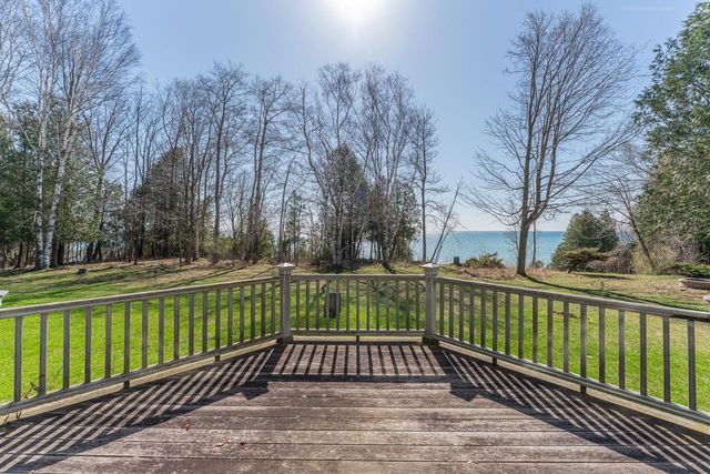 3582 Norport DRIVE, Port Washington, WI 53074