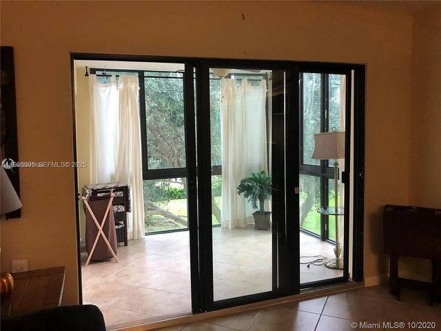 9440 SW 8th St 402, Boca Raton, FL 33428