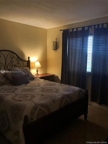 9440 SW 8th St 402, Boca Raton, FL 33428