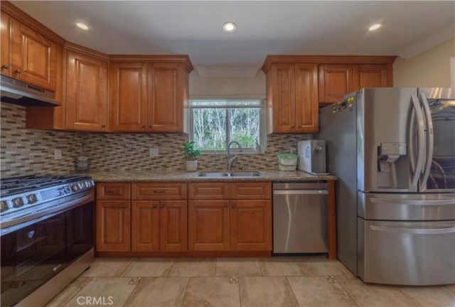 1516 W 5th Street, San Pedro, CA 90732