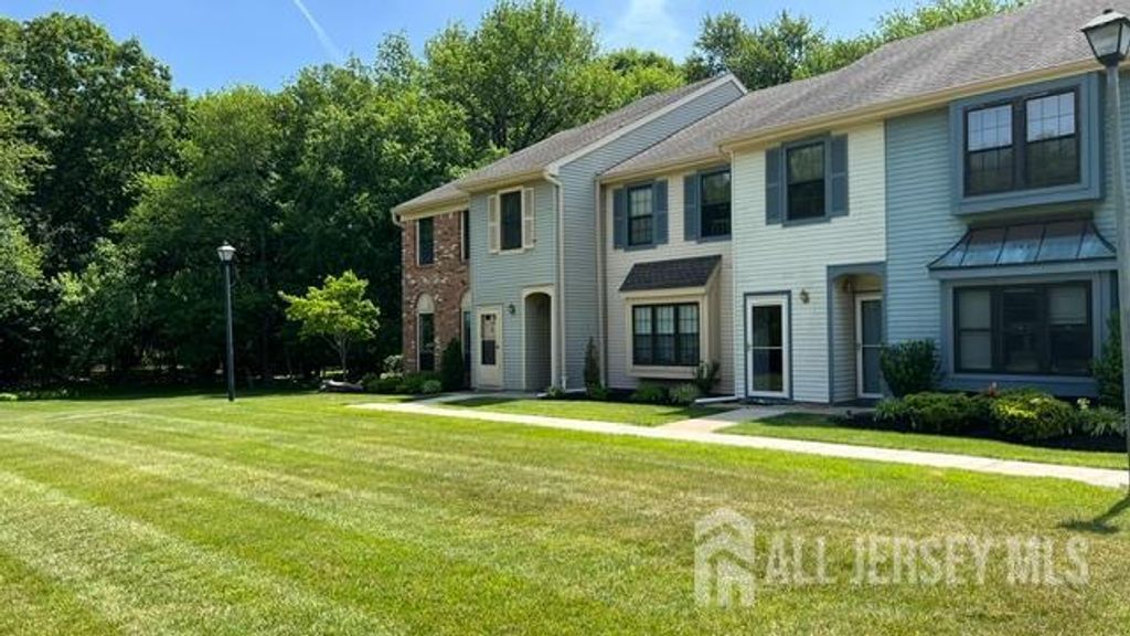 140 Wyndham Place, Robbinsville, NJ 08691