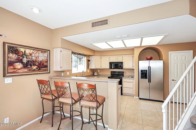 10218 N 12TH Place 2, Phoenix, AZ 85020