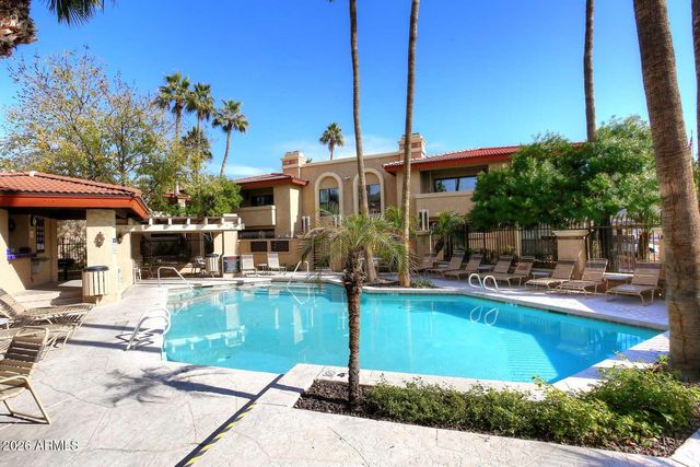 10218 N 12TH Place 2, Phoenix, AZ 85020