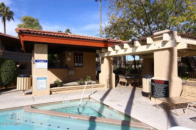 10218 N 12TH Place 2, Phoenix, AZ 85020