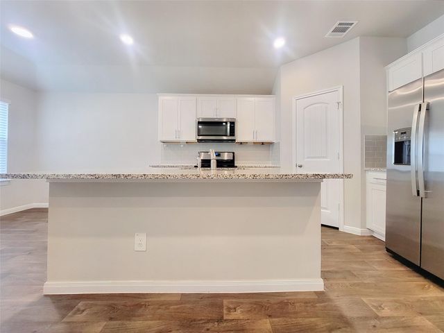 125 Solitude DR, San Marcos, TX 78666