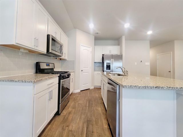 125 Solitude DR, San Marcos, TX 78666