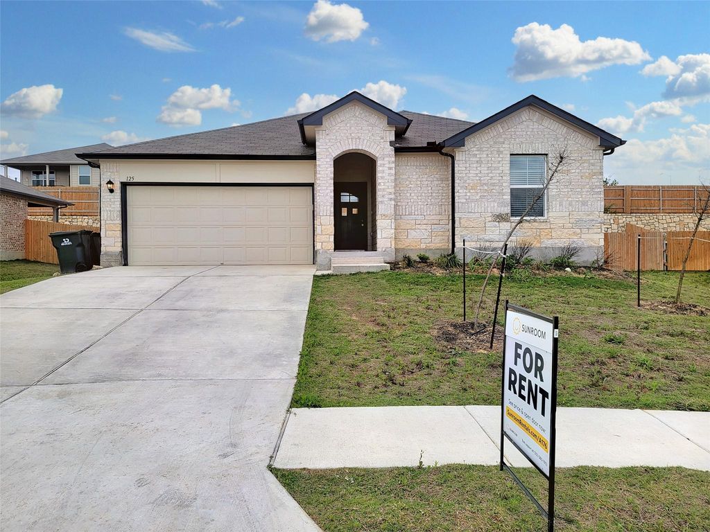 125 Solitude DR, San Marcos, TX 78666