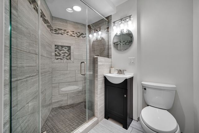 838 N 200 W, Valparaiso, IN 46385