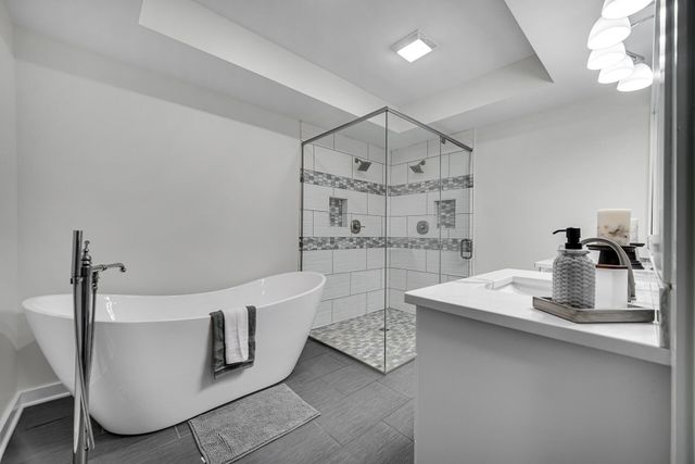 838 N 200 W, Valparaiso, IN 46385