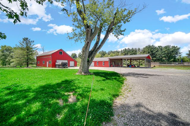 838 N 200 W, Valparaiso, IN 46385