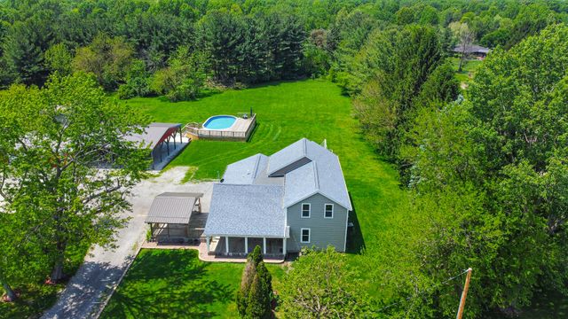 838 N 200 W, Valparaiso, IN 46385