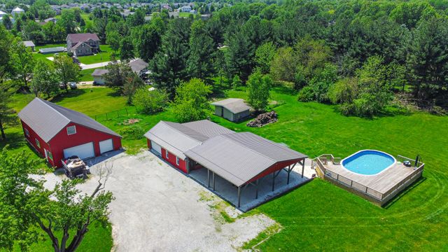 838 N 200 W, Valparaiso, IN 46385