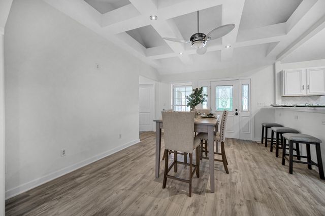 838 N 200 W, Valparaiso, IN 46385