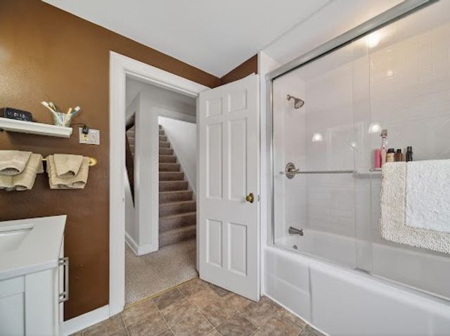 710 CONNECTICUT Drive, Erie, PA 16505