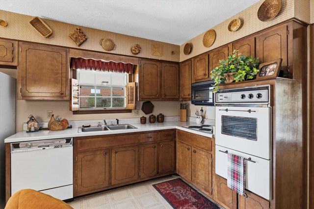 3620 ARCHWOOD DR, Memphis, TN 38128