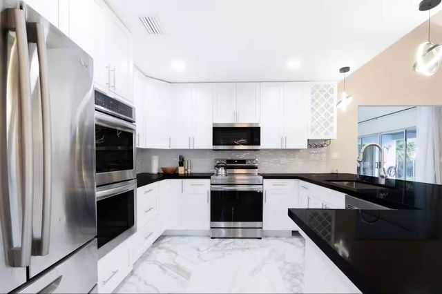 2060 Amesbury Circle, Wellington, FL 33414
