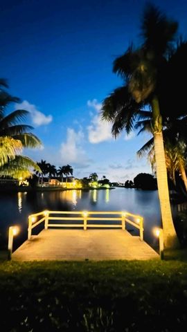 2060 Amesbury Circle, Wellington, FL 33414