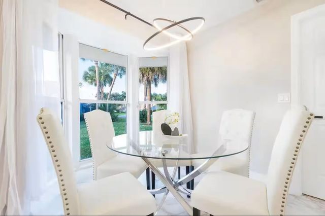 2060 Amesbury Circle, Wellington, FL 33414