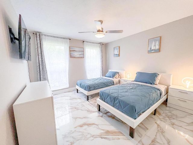 2060 Amesbury Circle, Wellington, FL 33414