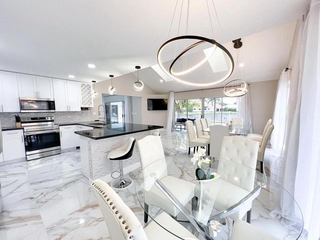 2060 Amesbury Circle, Wellington, FL 33414