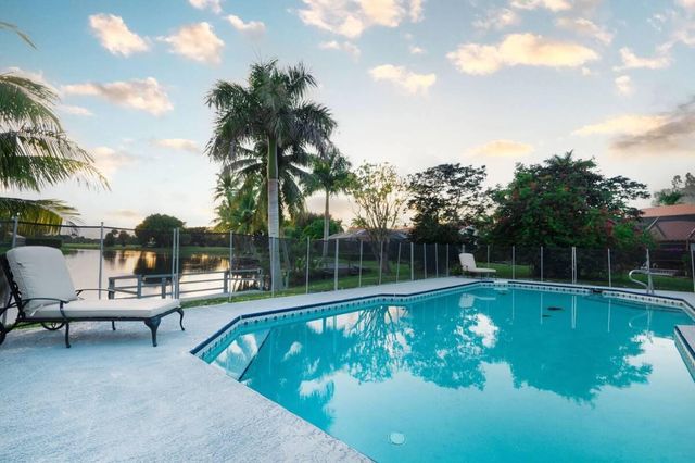 2060 Amesbury Circle, Wellington, FL 33414
