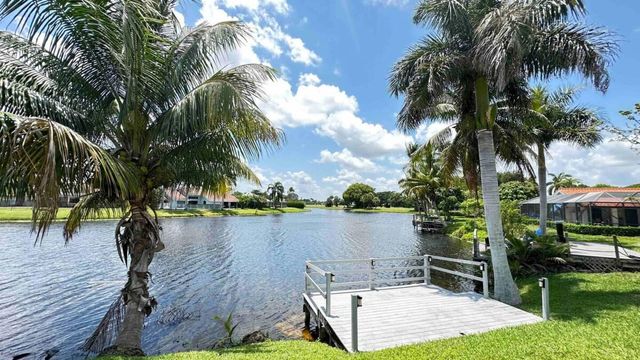 2060 Amesbury Circle, Wellington, FL 33414