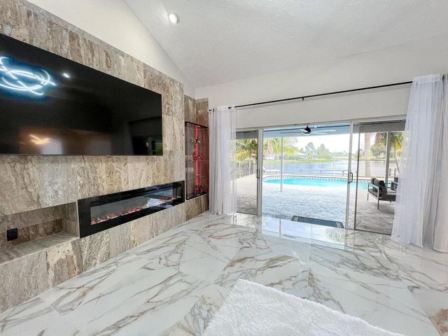 2060 Amesbury Circle, Wellington, FL 33414
