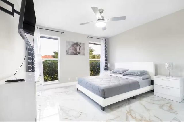 2060 Amesbury Circle, Wellington, FL 33414