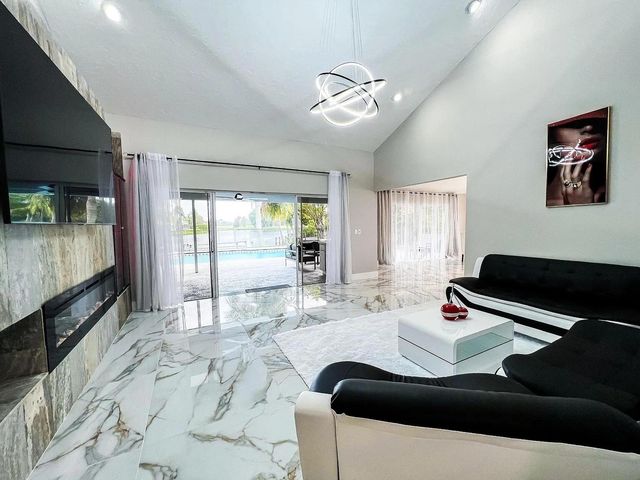 2060 Amesbury Circle, Wellington, FL 33414
