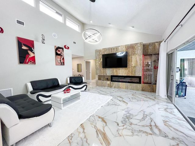 2060 Amesbury Circle, Wellington, FL 33414