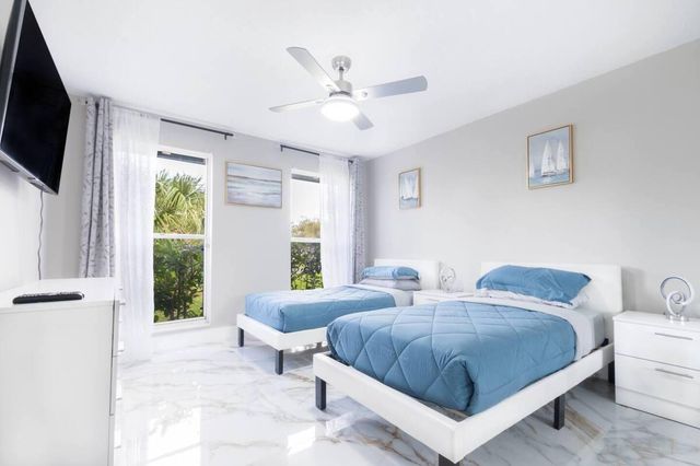2060 Amesbury Circle, Wellington, FL 33414
